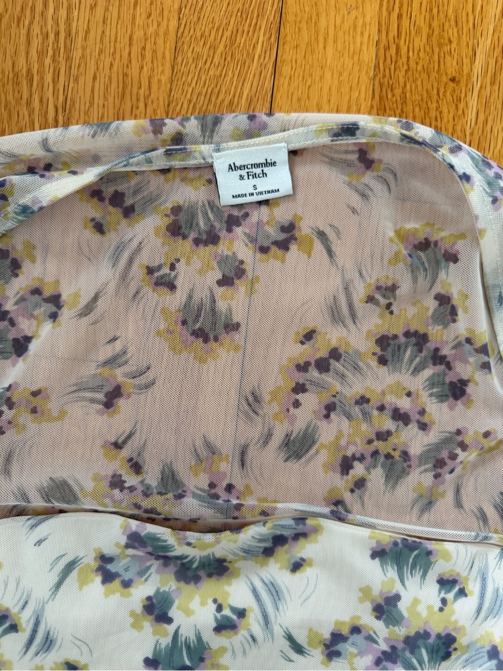 Abercrombie & Fitch Ava Floral Mesh Ruched Top Cream Size S - Picture 4 of 5